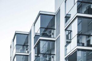 Lahden Elementtisaumaus Oy - Parvekesaumaus